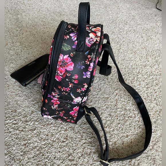 Juicy Couture Garden Backpack w/ Pouch - Picture 7 of 16